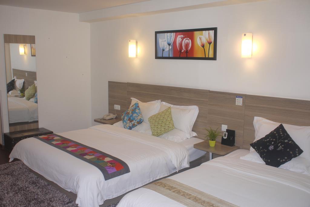 Revive House Hotel Guangzhou Shang Xia Jiu Room photo